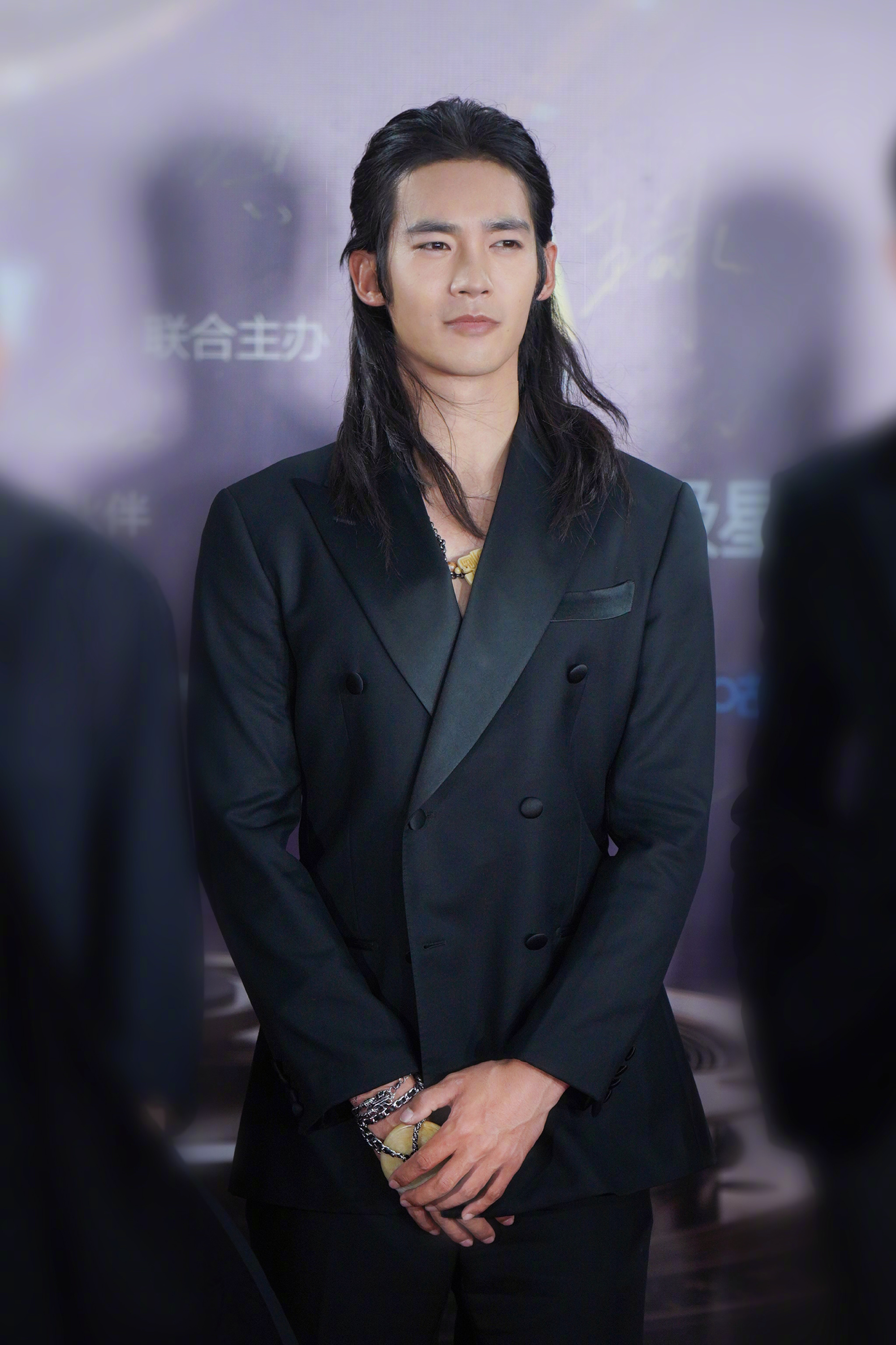 0023HfKBgy1heth6j4wkfj62g03o0hdu02.jpg 于适演的姬发还包售后/芒果娱乐